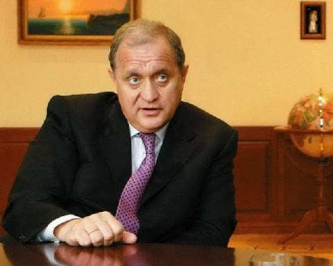 I "jako" postavy, které jsou nyní bití se v prsa na stupně vítězů: "Mi skóroval patriotichnu potěr."  Foto: newsukraine.com.ua