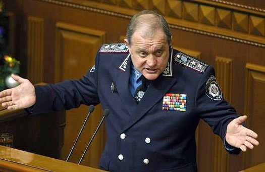 Pod heslem "všichni lyustrirovat a jet do krku," policie odešel, aniž by profesionály.  Foto: focus.ua
