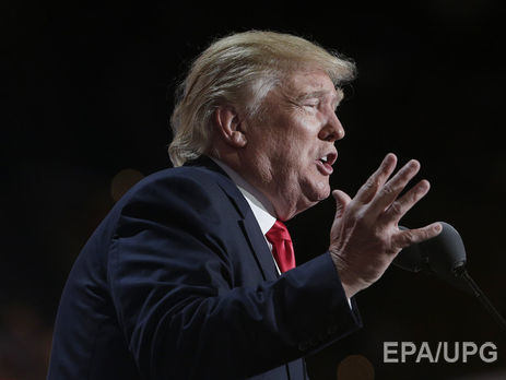 Autoři petice chtějí odvézt Trump přístup k jaderným kufříkem