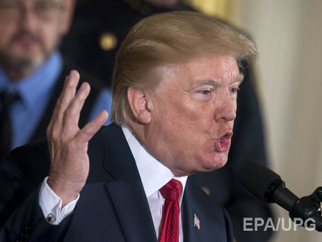 28. října Trump uvedl, že odložil zveřejnění části atentátních dokumentů Kennedyho z důvodu bezpečnosti státu