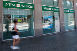 Italská banka Intesa potýkají s úvěru publikování na 5,2 miliardy eur
