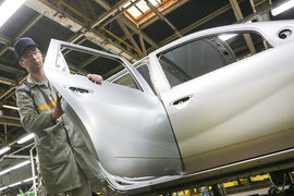 V roce 2017 by mohlo zvýšit vládní financování některých programů na podporu automobilového průmyslu, ale jejich celkový počet se sníží