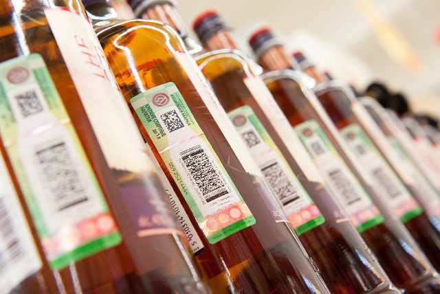 Spotřební daň z lihu v roce 2016 se počítá jako 500 rublů.  na litr absolutního alkoholu.  Podle zákona o rozpočtu pro rok 2017 spotřební daň bude zvýšena na 523 rublů., T. E. U míry inflace