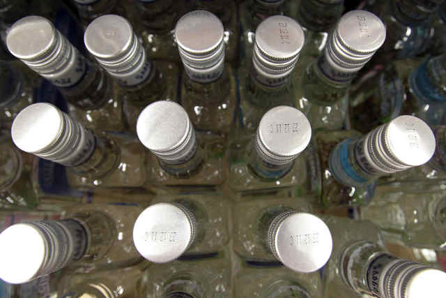 Federální antimonopolní služba (FAS) navrhuje zavést do oběhu laciný "lidová" vodka
