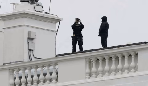 ných služeb se vydával za Američana, aby prodal americkým bezpečnostním agenturám 