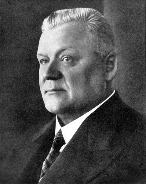 8_content_Karlis_Ulmanis.jpg