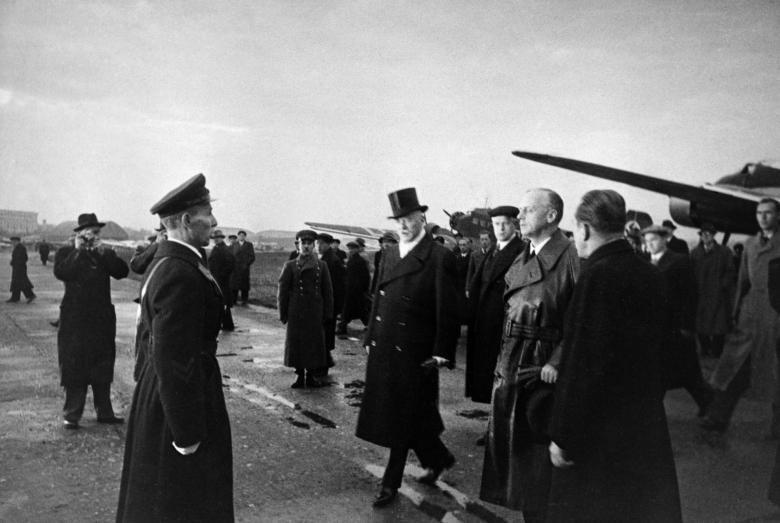 Treaty-of-non-aggression-between-germany-and-the-union-of-soviet-socialist-repub.jpg